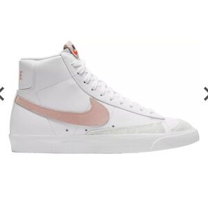 Nike Women's Blazer Mid 77 Shoes